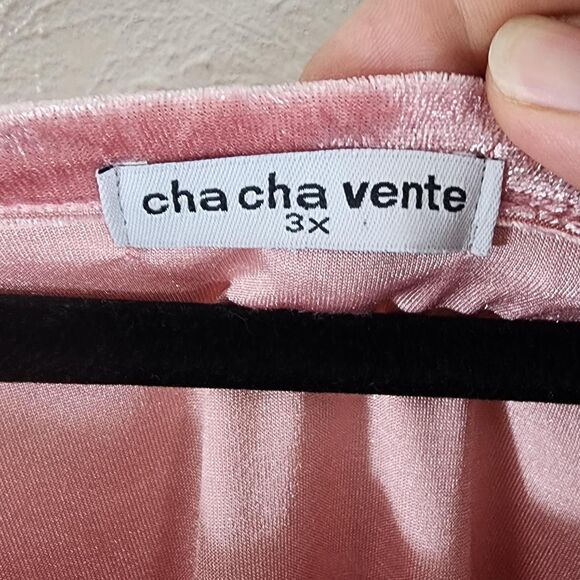 Cha Cha Vente Y2K Style Crushed Pink Velvet Bell Sleeve Blouse Size 2X - Picture 2 of 6